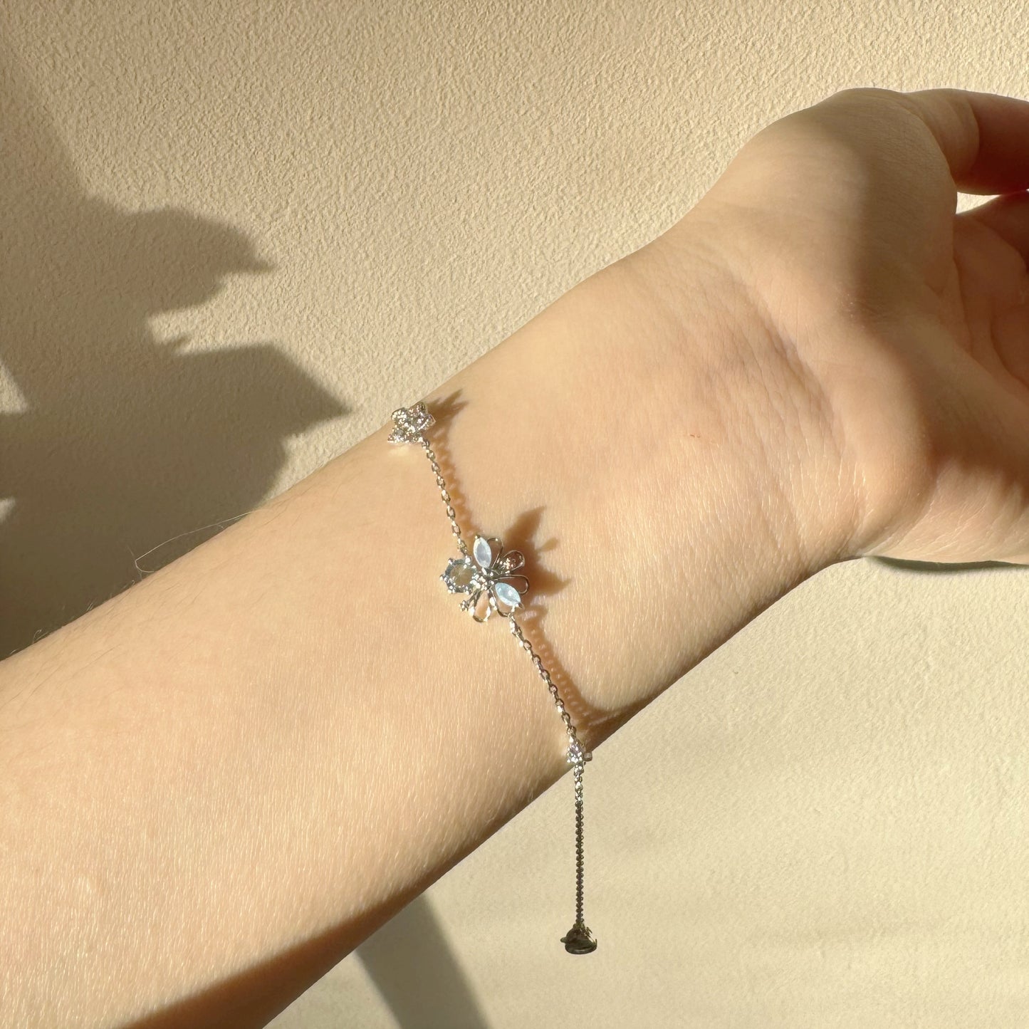 Korean Dainty Crystal Flower Bracelet - 2 colors