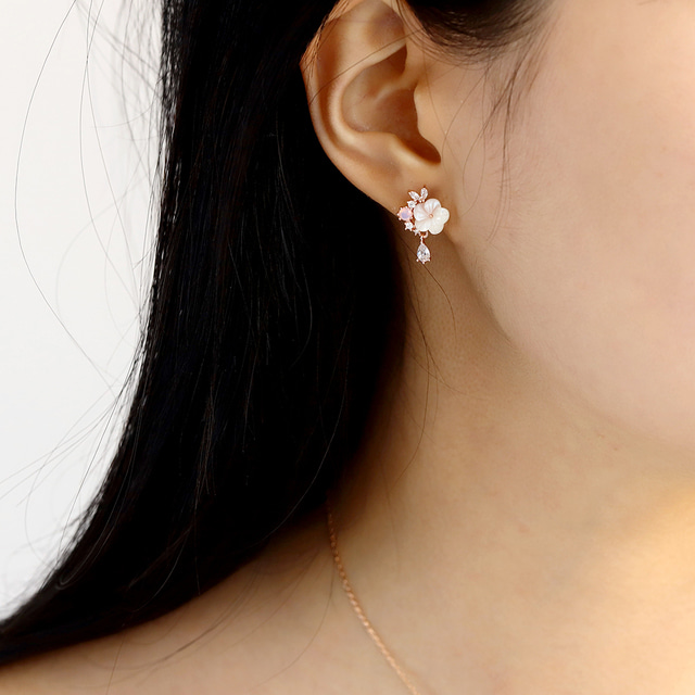 Mother of Heart Flower Elegant Studs Korean Earrings - 2 colors