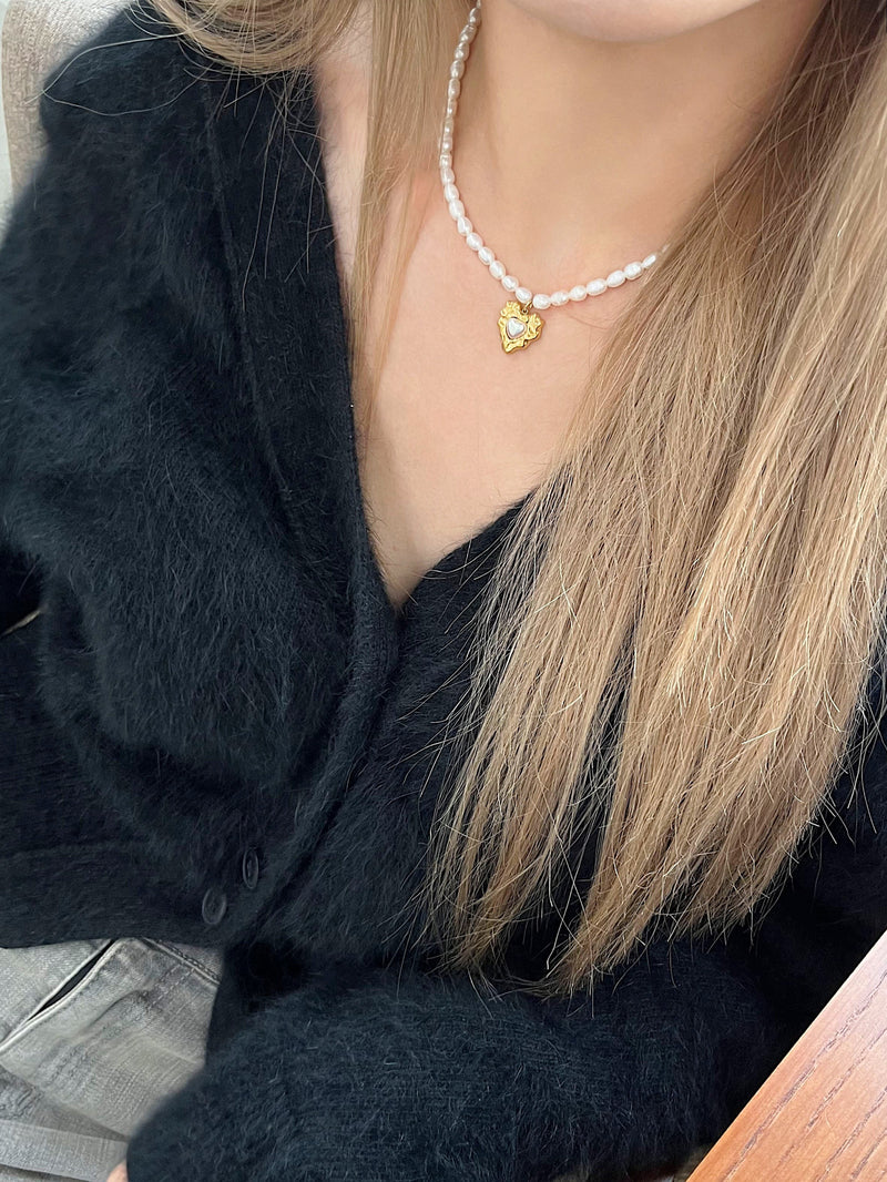 Classic Pearl Heart Pendant Retro Necklace