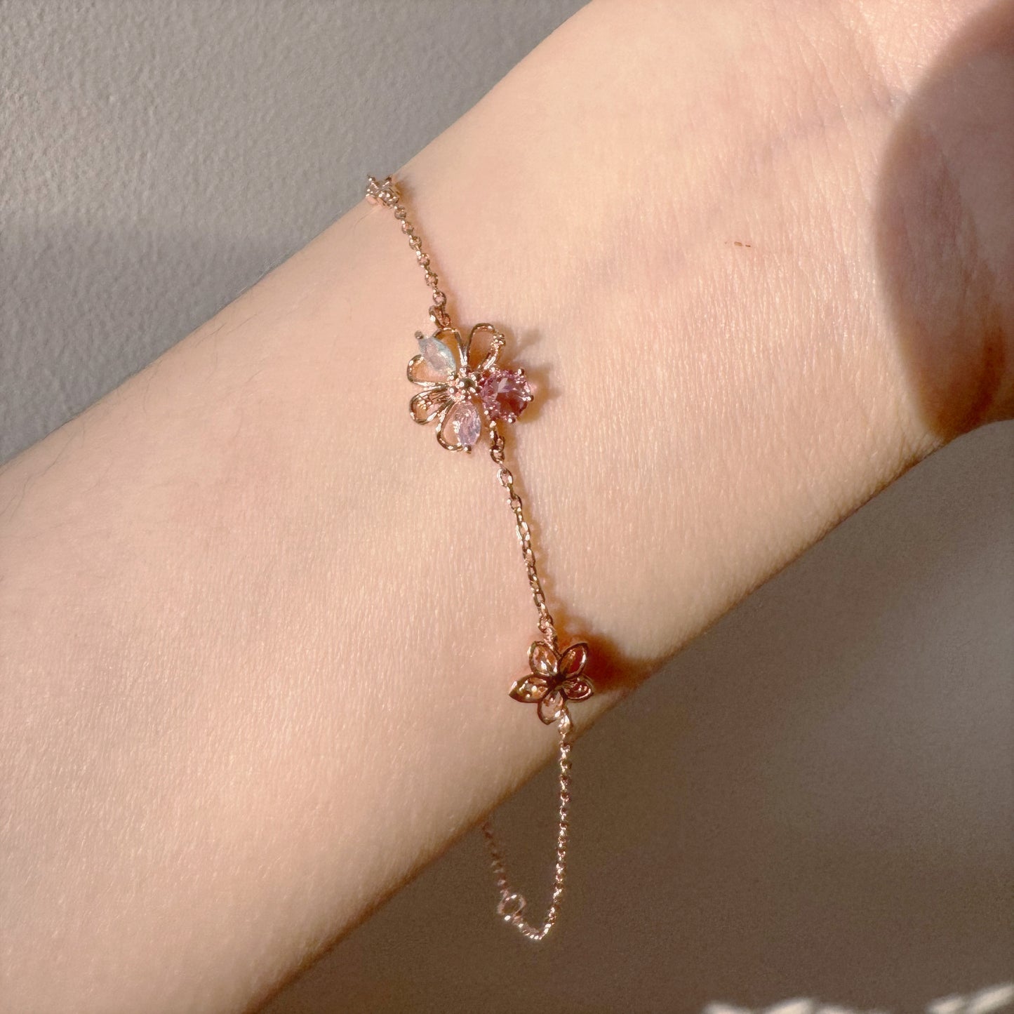 Korean Dainty Crystal Flower Bracelet - 2 colors