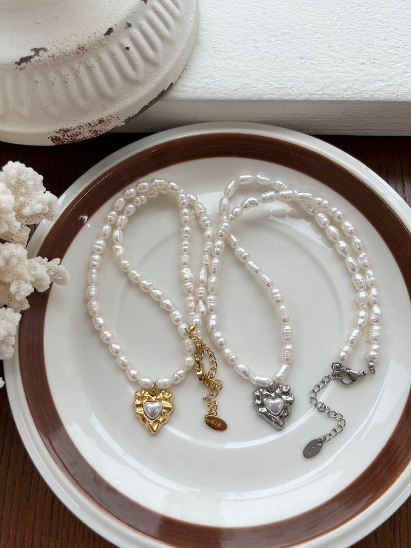 Classic Pearl Heart Pendant Retro Necklace