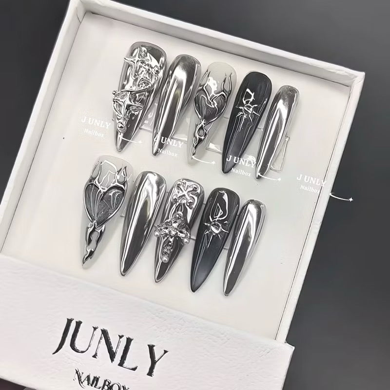 Black Silver Heart Handmade Press-on Nails