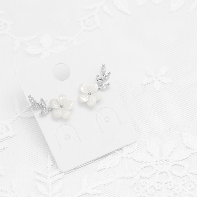 Mother of Pearl Elegant Stud Earrings