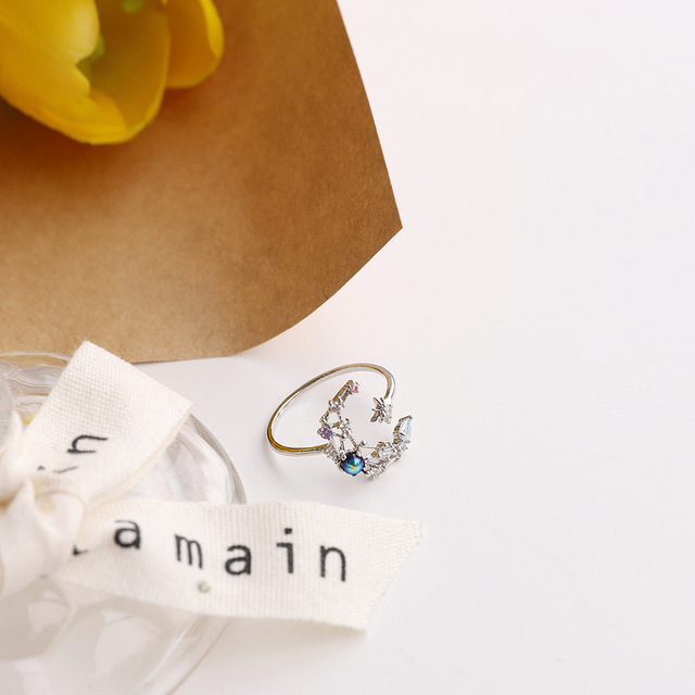 Crescent Flower Cute Korean Ring - 2 colors