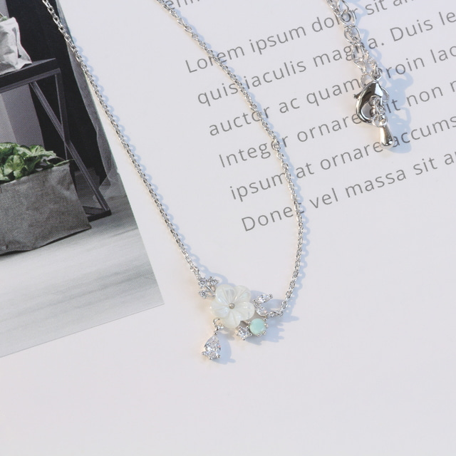 Mother of Pearl Elegant Style Korean Necklace - Made in Korea