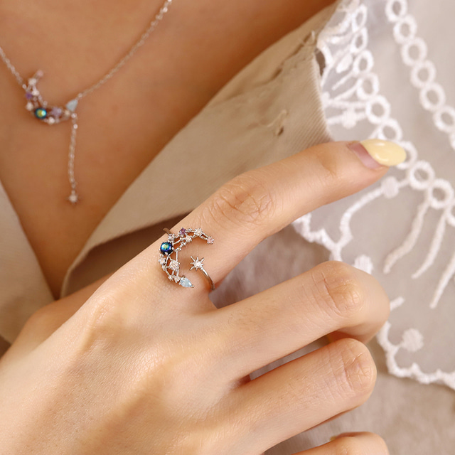 Crescent Flower Cute Korean Ring - 2 colors