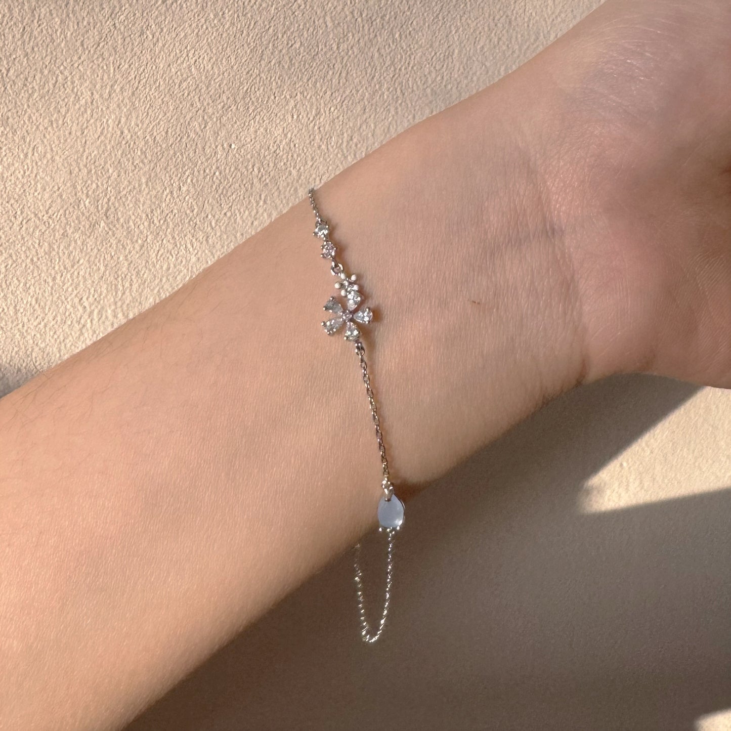 Blue Crystal Flower Dainty Style Bracelet