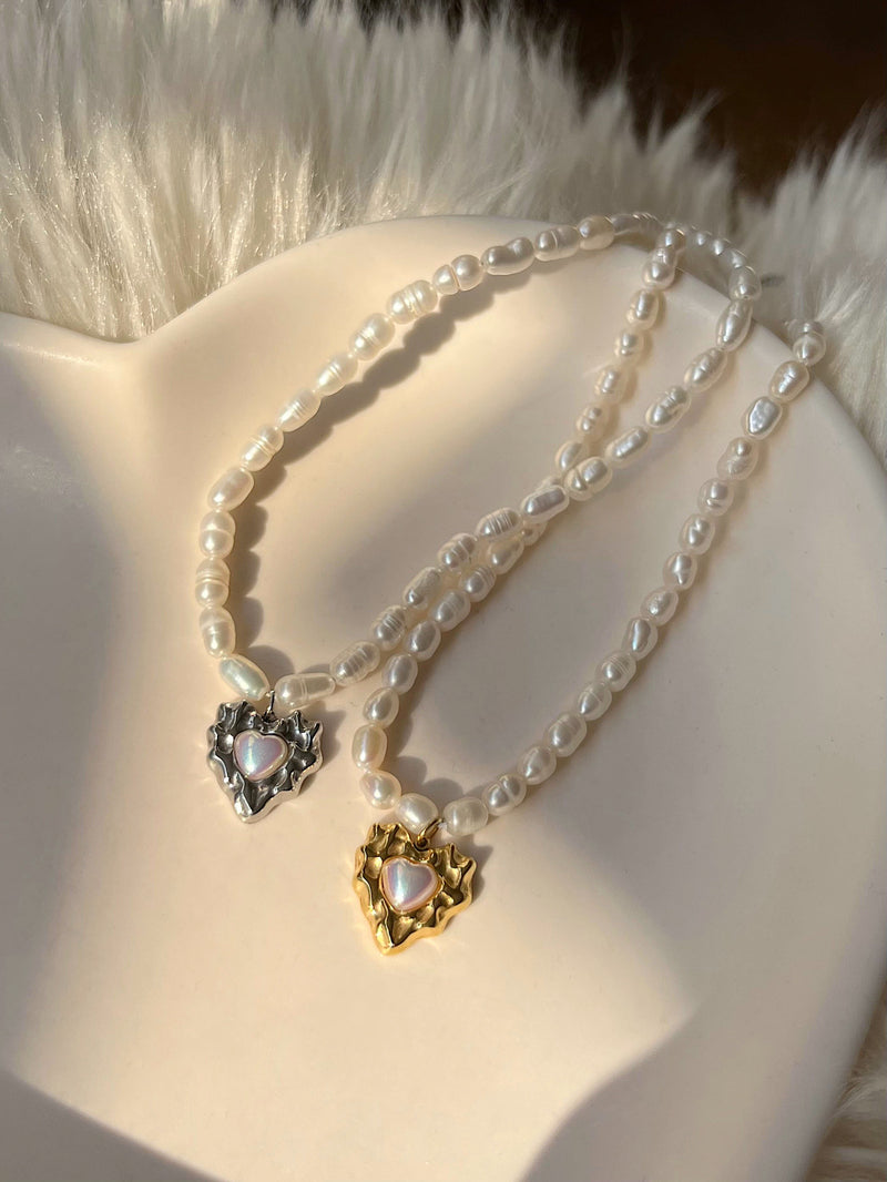 Classic Pearl Heart Pendant Retro Necklace