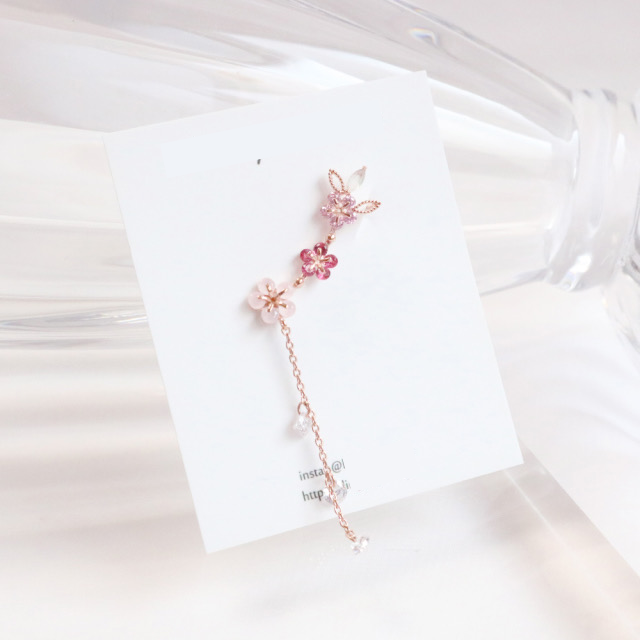 Sakura String Line Ear Cuff