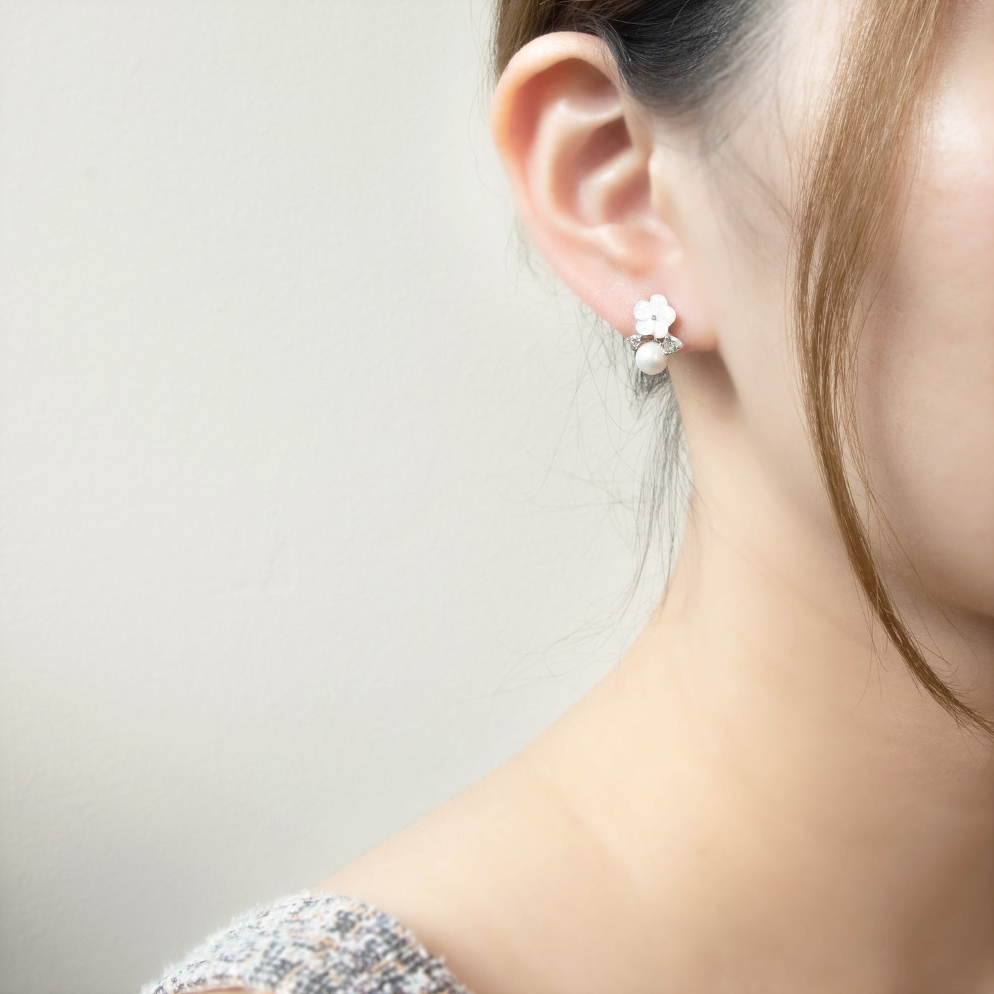 Petit Sakura Petal Flower Pearl Cute Earrings