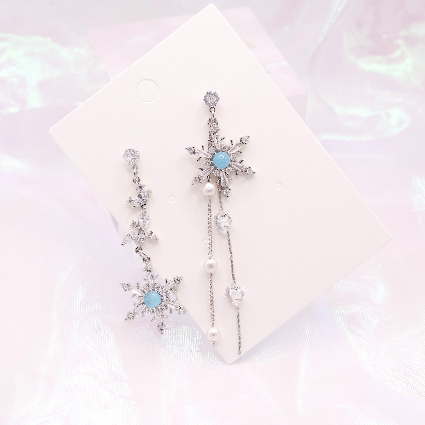 Snow Flakes Mis-matched Dangle Earrings - Silver Posts