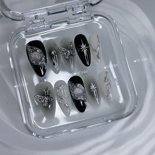 Handmade Y2K Black Metalic Heart Press-on Nails