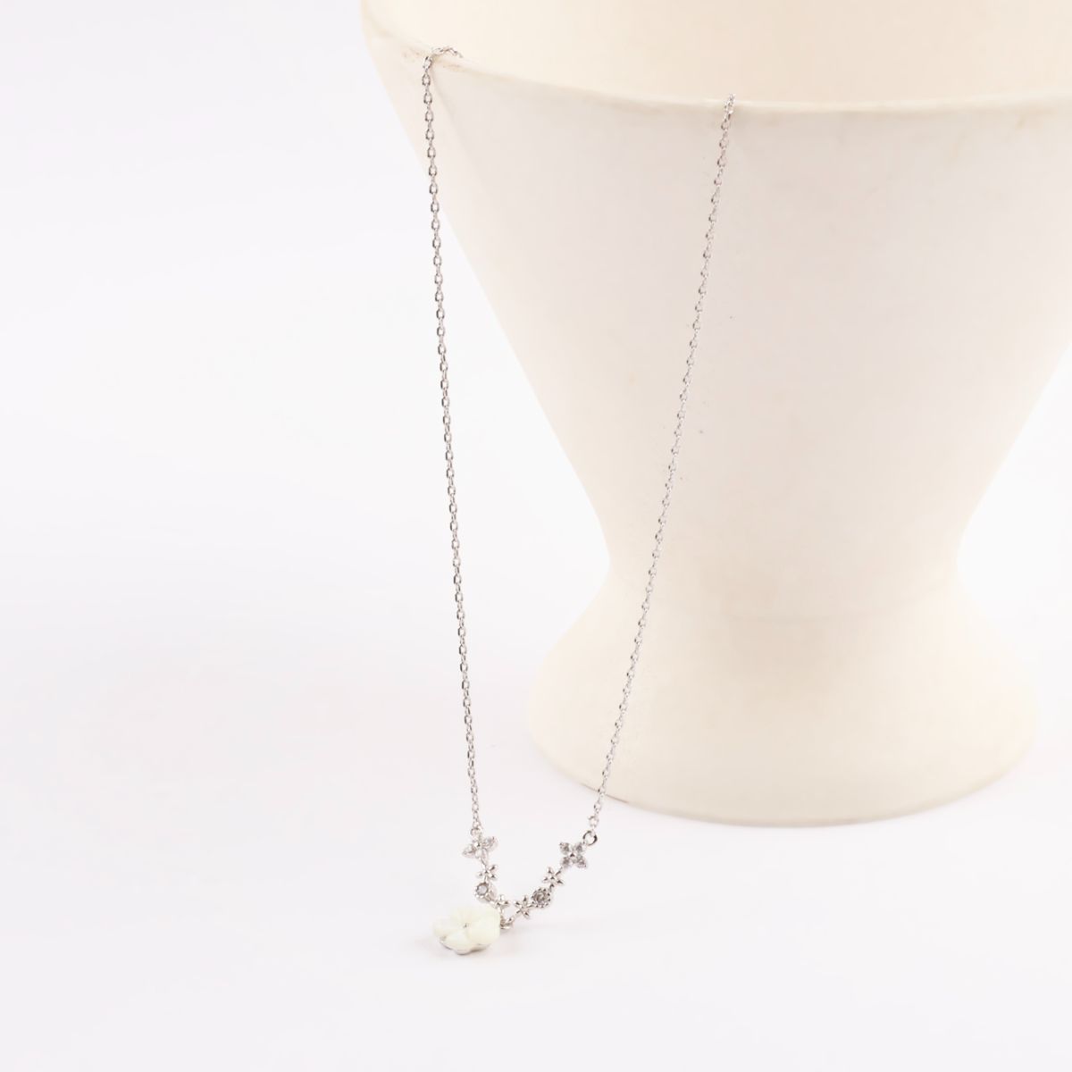 Mother of Pearl Elegant Cute Korean Necklace - 2 colors