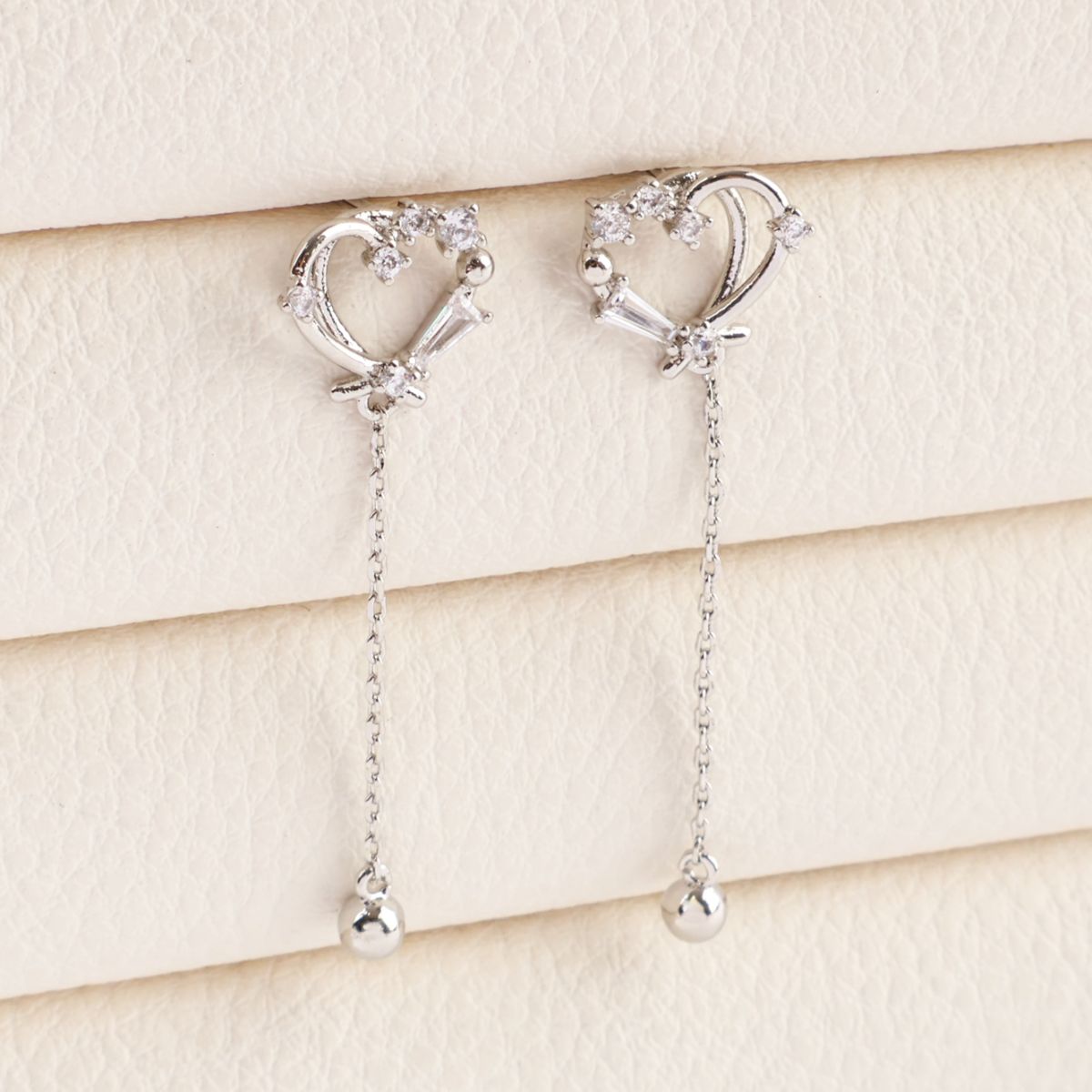Heart Chain Drop Dangle Korean Dainty Style Earrings - 2 Colors