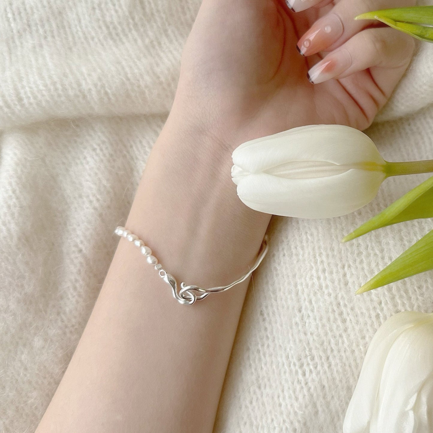 Pearl Silver Hook Bracelet